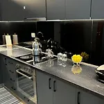 Friends' House In Апартаменты *
