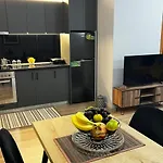 Friends' House In Тирана