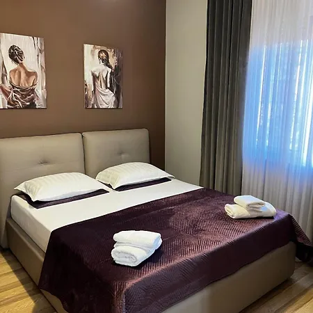 アパート Friends' House In ティラナ