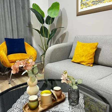 Friends' House In アパート *